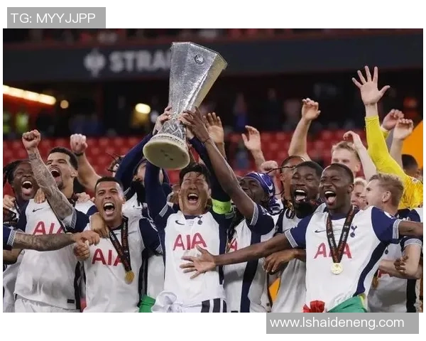 激情四溢的98足球明星对抗赛重燃绿茵梦想，昔日传奇再聚首共襄盛举